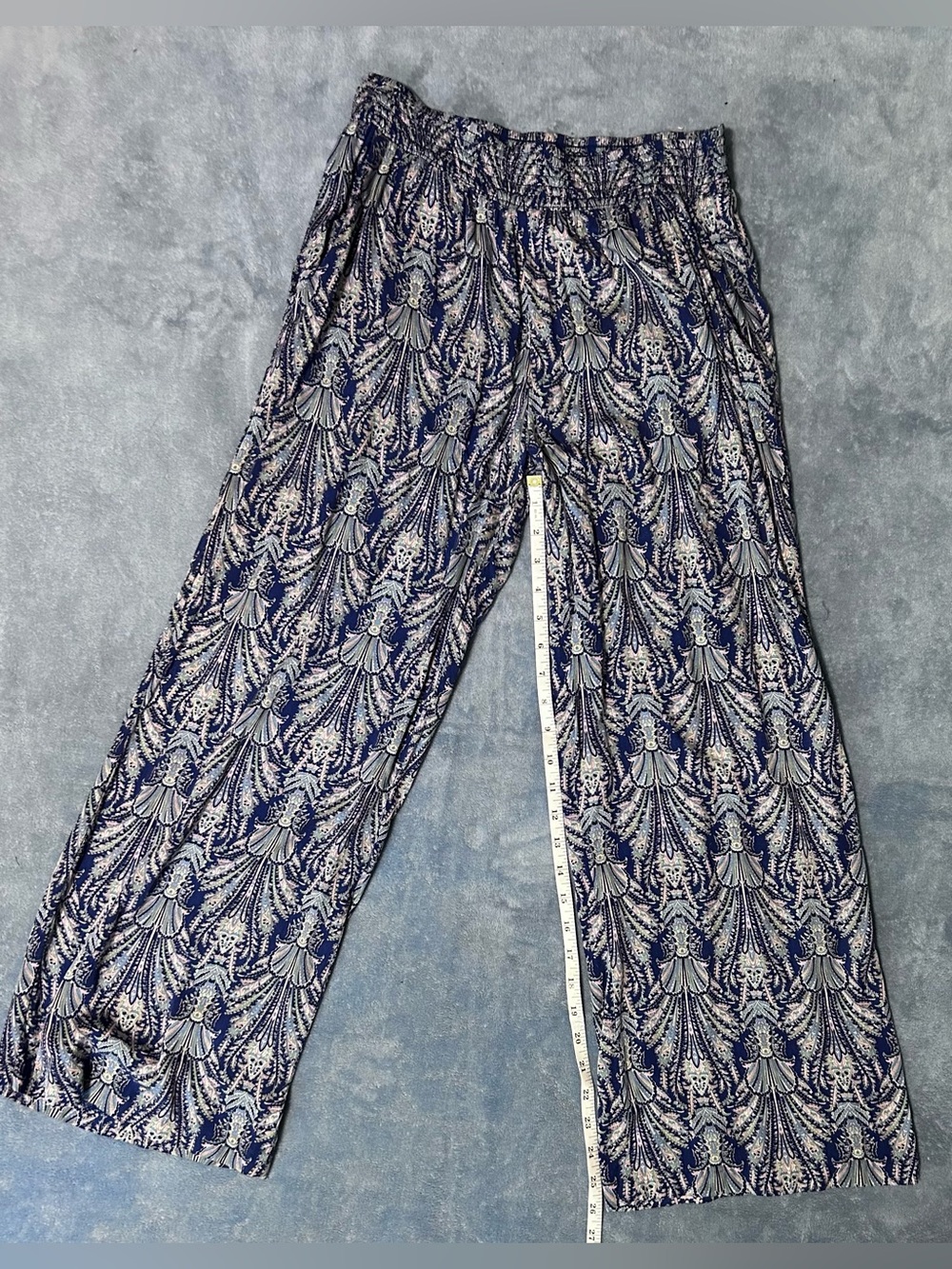 Navy & Ivory Patterned Floral Wide-Leg Lounge Pants